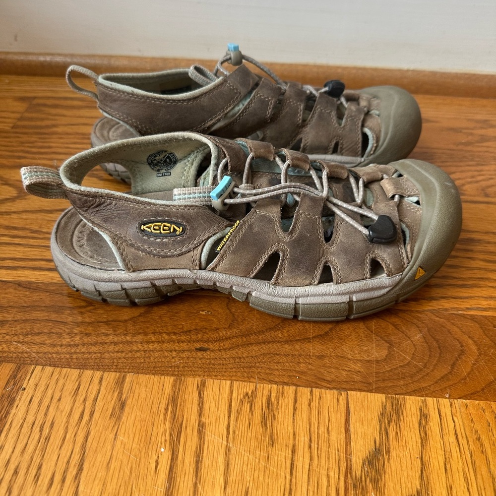 Keen waterproof Sandals - Picture 2 of 6